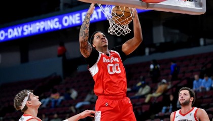 机会来了！欧冠联赛卫冕冠军正在与灰熊二队内线新星进行深入交流